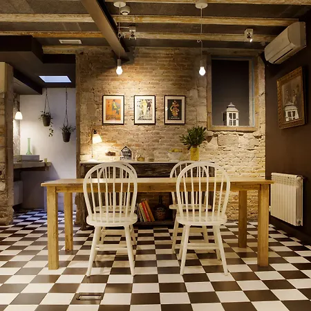 Eco Boutique Grau 2*